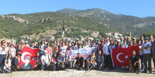 Dağcı efeler sezonu karpuz keserek kapattı