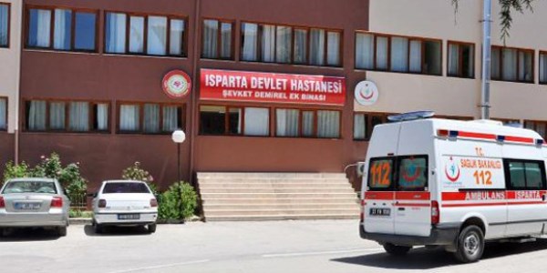 Müteahhit hastanenin kapısını yapmayı unuttu!