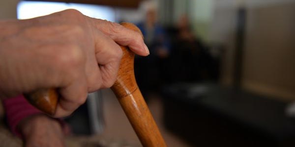 Türklere göre yaşlılık 65'ten sonra başlıyor