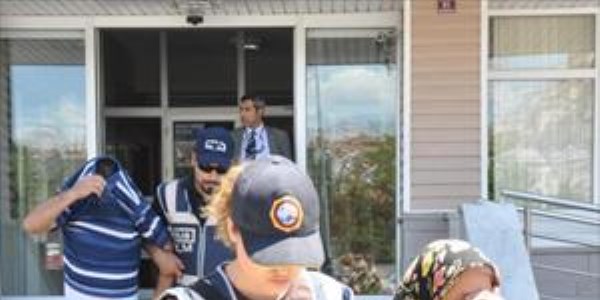 Kenevir operasyonunda anne ve 2 oğlu yakalandı