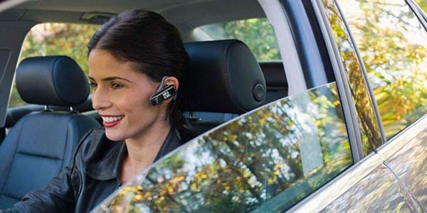 Direksiyonda kulaklıklı telefon kullanmakda tehlikeli!