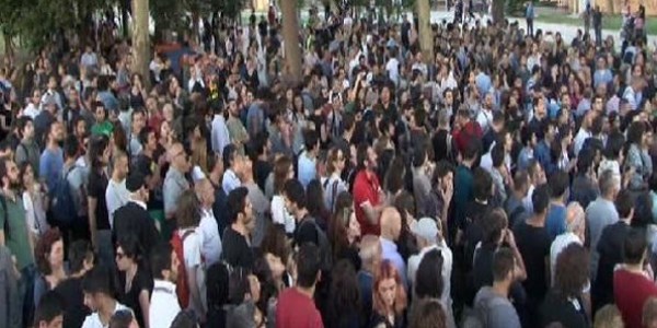 Sabaha kadar Gezi Parkı nöbetindeler