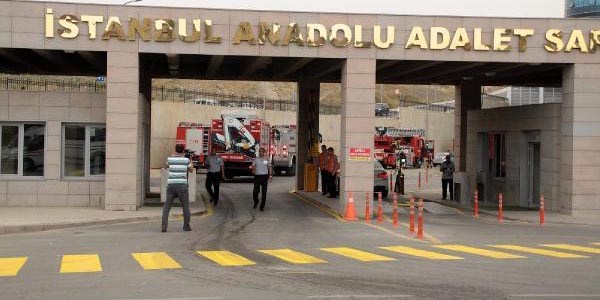 Adliyede yangın paniği