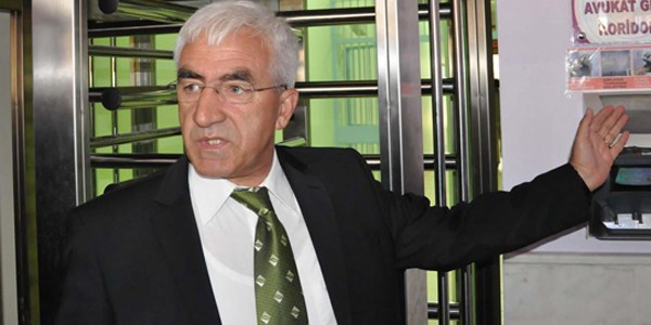 Cezaevi Müdürü vuruldu, Çakıcı Adana'ya nakledildi