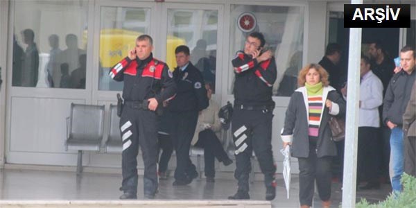 Hastane önünde silahlı kavga: 4 yaralı