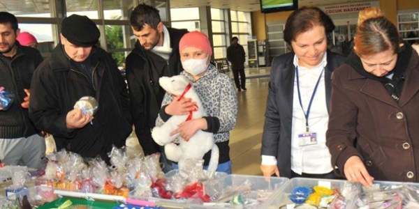 Yoksul kız öğrenciler için haydi kermese