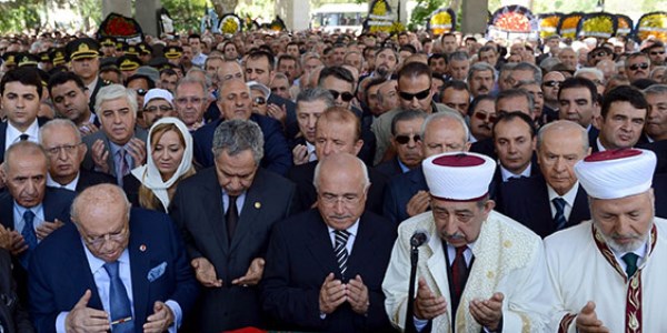 Nazmiye Demirel son yolculuğuna uğurlandı/Video