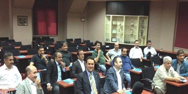 İnşaat Mühendisleri Odası üyeleriyle sorunları masaya yatırıyor
