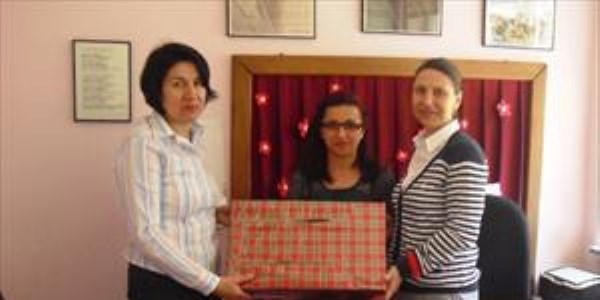 �zmit Belediyesi okullar� �d�llendiriyor