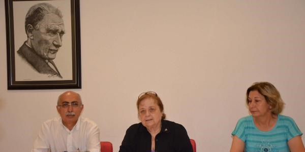 Emekli hekimlerden maa� tepkisi