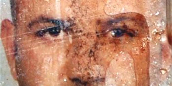 Barın güvenlik görevlisi müşterinin otomobiliyle denize uçtu