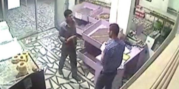 Ailesini katlettikten sonra fırına gidip ekmek almış
