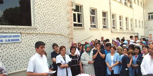 Yılın hemşiresi kansere yenildi