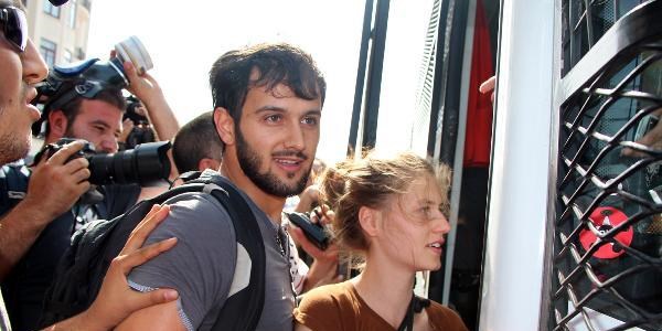 Taksim'deki olaylarda turistler g�zalt�na al�nd�
