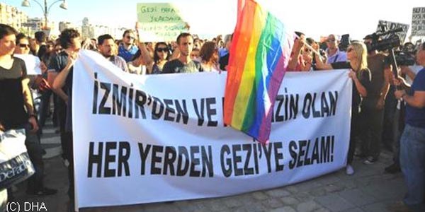 �zmir'den gezi park m�dahalesine 10 bin ki�ilik protesto