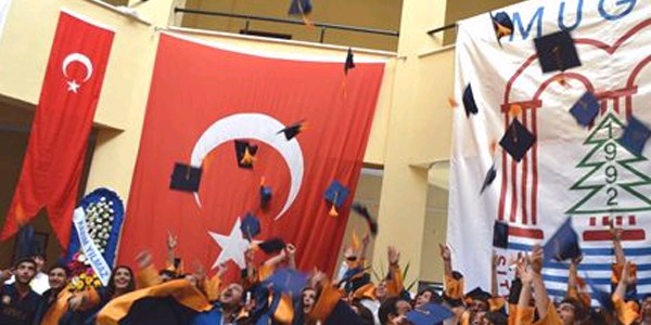 Dat�a Meslek Y�ksek Okulu'nda mezuniyet co�kusu