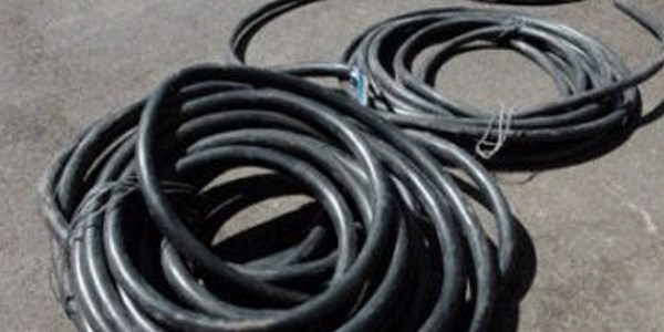 Karab�k'te kablo h�rs�zl��� iddias�