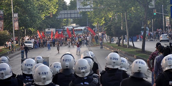 Taksim'de 138 kişi gözaltına alındı/ Video