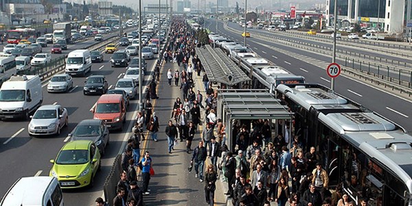 CHP mitingi iptal etti, Taksim'e yürüyecek/ Video