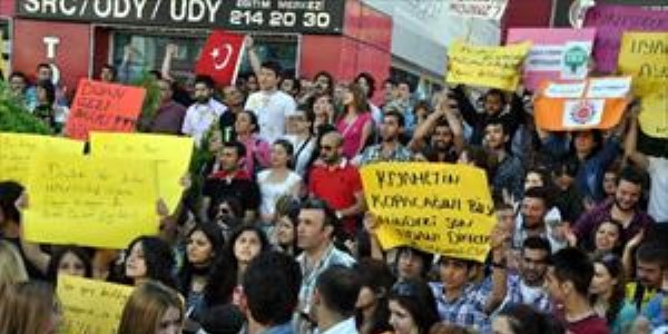 Nevşehir'de öğrenciler Taksim'deki olayları protesto etti