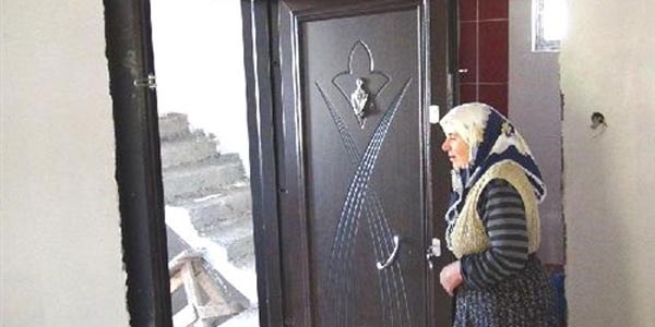 Kayınvalide, gelinlerinin çalınan çeyizine ağladı