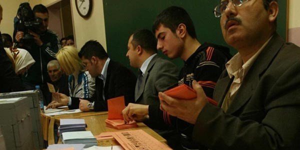 Son anket sonuçlarına göre partilerin oy oranları