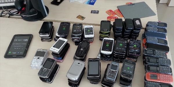 Van'da 128 adet kaçak cep telefonu ele geçirildi