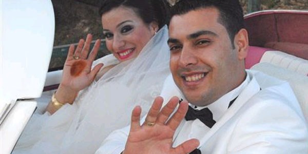�demi�li �i�ek�iye g�rc� gelin