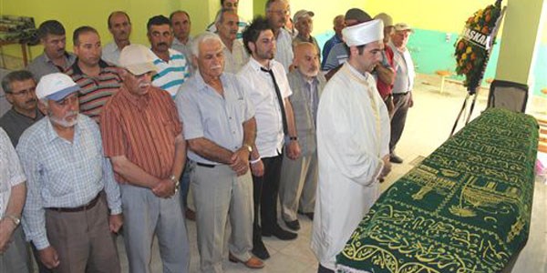 Eğitime bağışlanan kadavra iki yıl sonra defnedildi