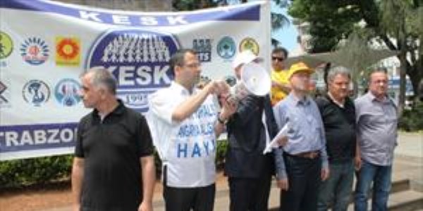 Trabzon'da KESK yeleri grevde