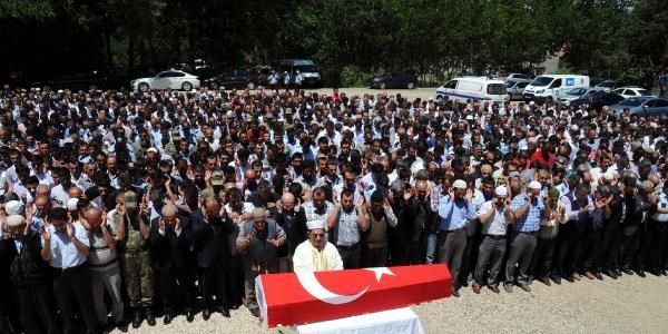 �ehit polis memleketi Tokat'ta topra�a verildi