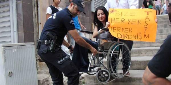O başkomiser yaralandı!