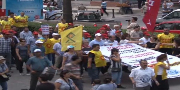Adana'da binlerce �al��an greve ��kt�