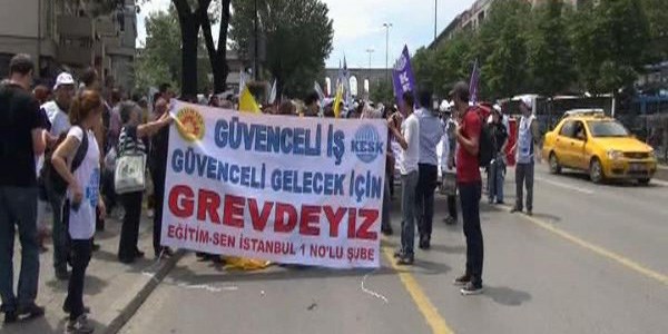 DİSK üyeleri Taksim'e yürüdü/ Video