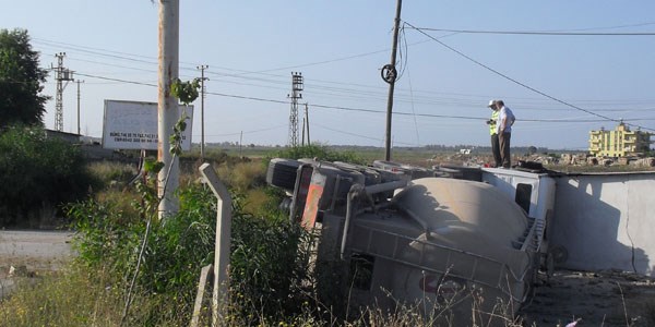 Manavgat'ta kaza: 1 �l�, 1 yaral�