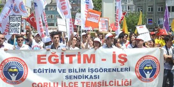 �orlu'da sendikal� ��retmenler i� b�rakt�