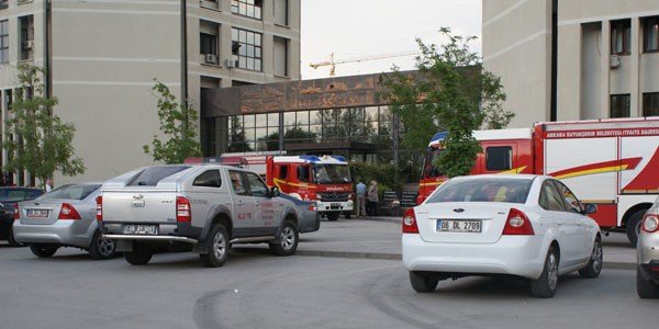 Ankara Ticaret Odas�'n�n ar�iv b�l�m�nde yang�n