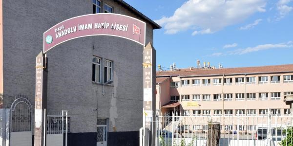 ��retmenini b��akla a��r yaralad�!