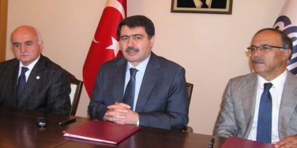 Kamu hastaneleri ile �nversite hastanesi aras�nda i�birli�i protokolu