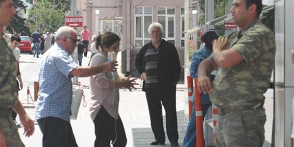 150 hastane personeli yemekten zehirlendi