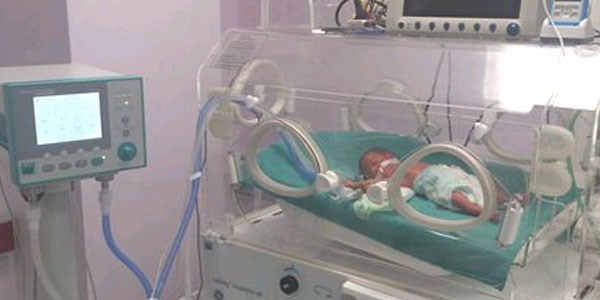 Akcieri gelimeyen bebek hava ambulans ile baka bir hastaneye sevk edildi