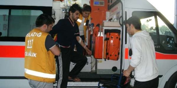 60 �niversite ��renci yemekten zehirlendi