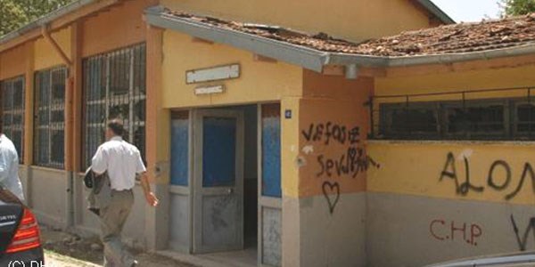Güney'de kamu binaları kaderine terk edildi