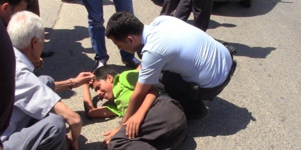 Polis aracının çarptığı çocuk ağır yaralandı