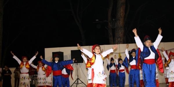 Ayval�k'ta Atat�rk'�n ��rencileri b�y�ledi