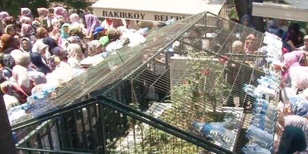 Zuhuratbaba T�rbesi'nde SBS izdiham�