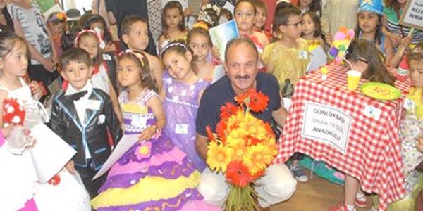 Miniklerin çevre defilesi göz kamaştırdı