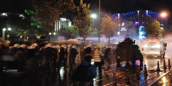 Kızılay'da polisten müdahale/ Video