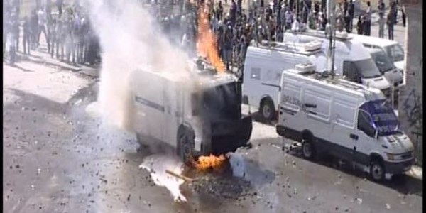 TOMA alevler içinde kaldı