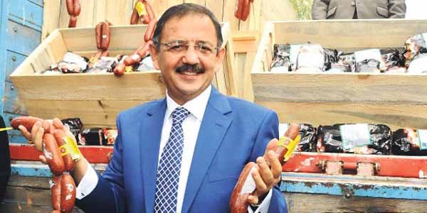 Özhaseki, davadan kazandığı parayla sucuk dağıtacak
